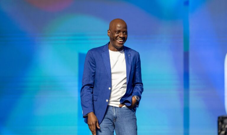 CHRIST : LE FONDEMENT QUI TE PRÉSERVE DES FAUSSES DOCTRINES – Apôtre Yvan CASTANOU