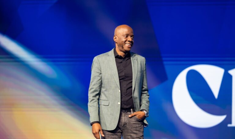 CES 2 PUISSANTES VÉRITÉS NON COMPRISES PAR CEUX QUI ABANDONNENT LA VRAIE FOI – Apôtre Yvan CASTANOU