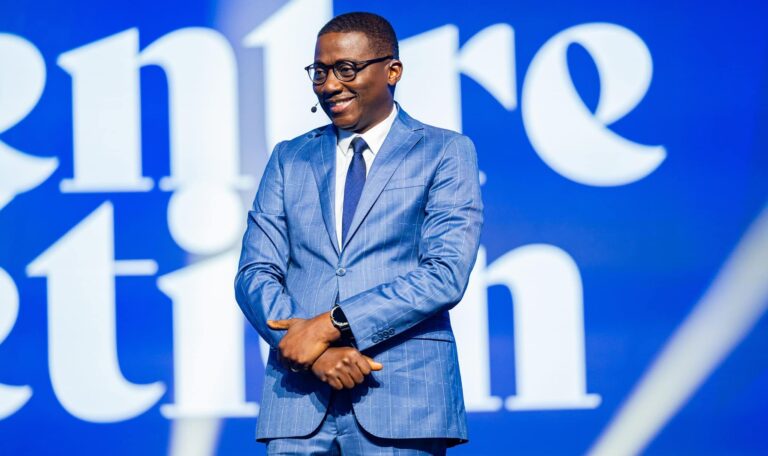 COMMENT PRÉPARER ET RÉUSSIR UNE NOUVELLE ANNÉE – Ps Alexandre AMAZOU