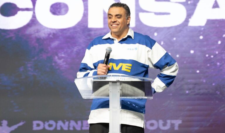 J2 Soir – Conférence : Donne-toi tout entier – Bishop Dag HEWARD-MILLS à Paris