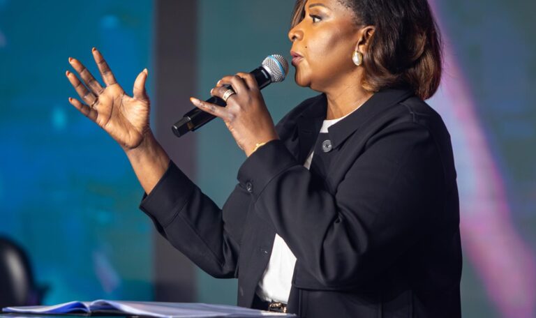 J2 – Invincible dans mes relations – KHAYIL2025 – Dr Modestine CASTANOU